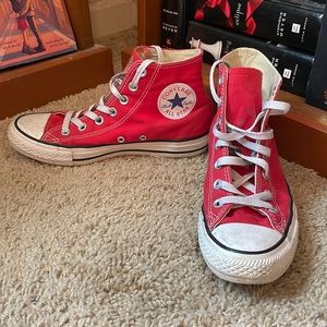 women’s size 7 red high-top converse